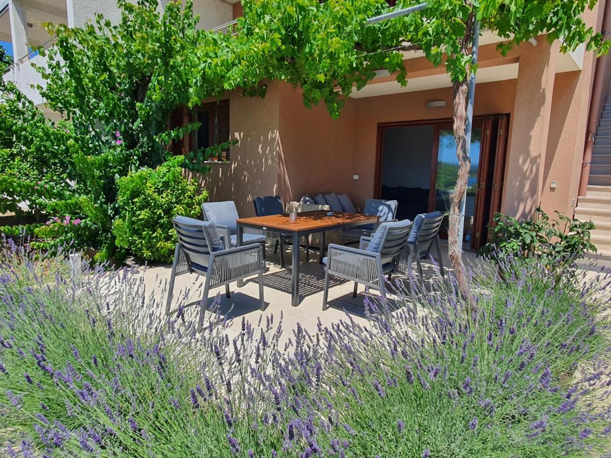 Apartments Villa Oliva Turanj Exteriér fotografie